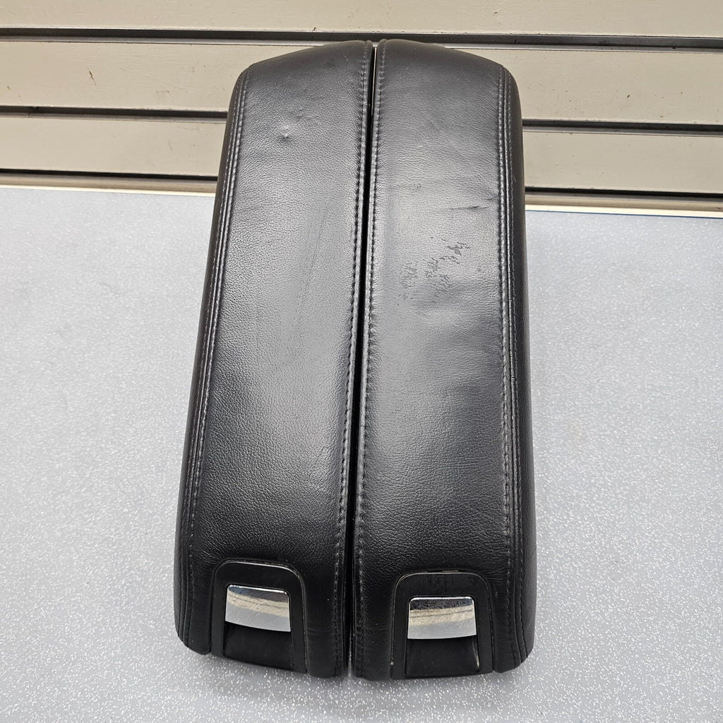 13-19 LINCOLN MKT Front Floor Console Arm Rest Lid Cover Top Pad Assembly Black