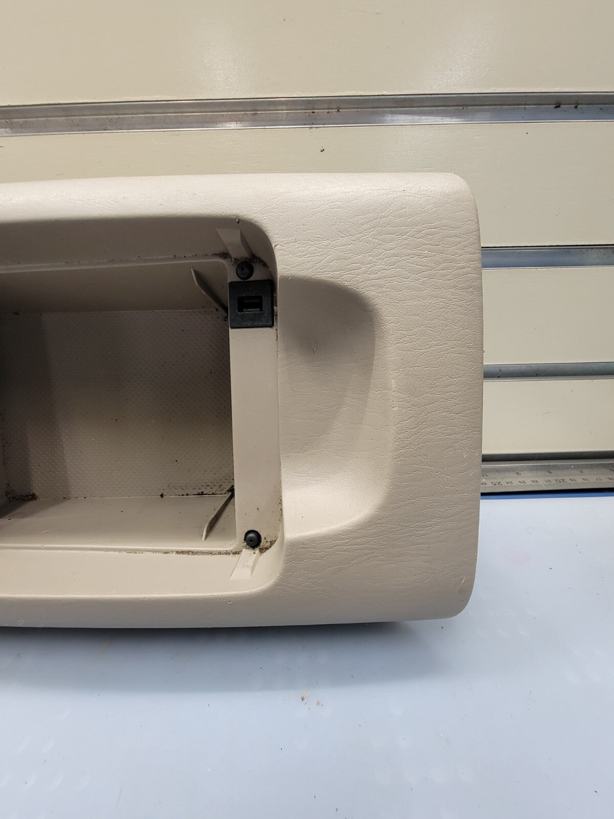 🔥 2004-2010 Toyota Sienna Center Console Lid Armrest Arm Rest Cover Tan