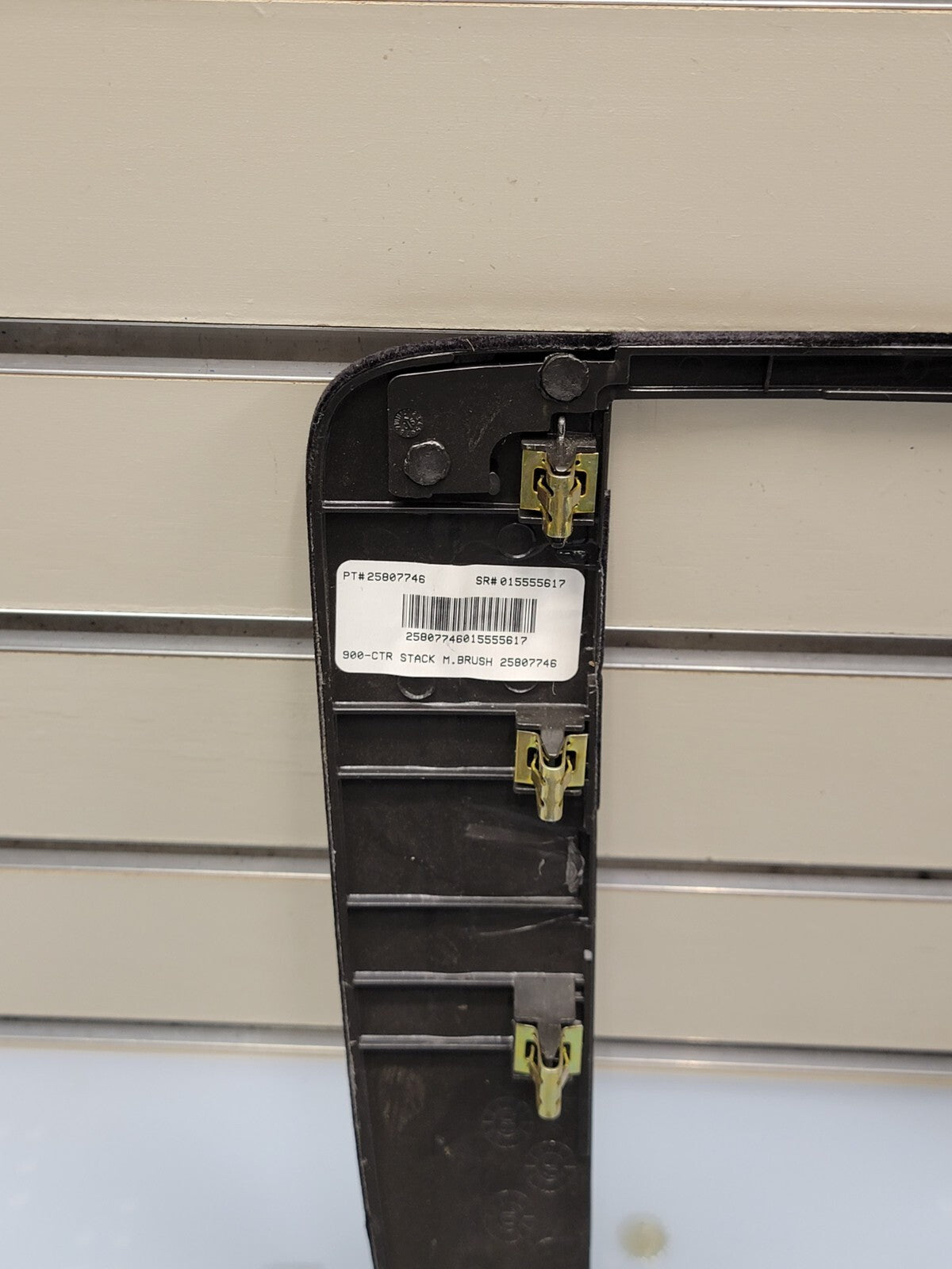 🔥07-13 SUBURBAN TAHOE YUKON CENTER DASH RADIO BEZEL TRIM SILVER