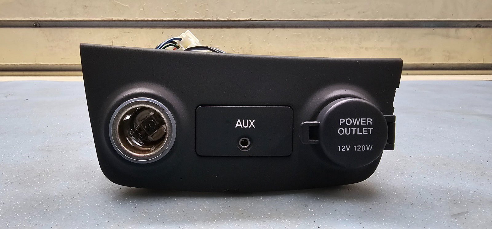 🔥2006-2011 ACCENT ELANTRA AUX JACK INPUT ADAPTER 12V TRIM PANEL BLACK OEM
