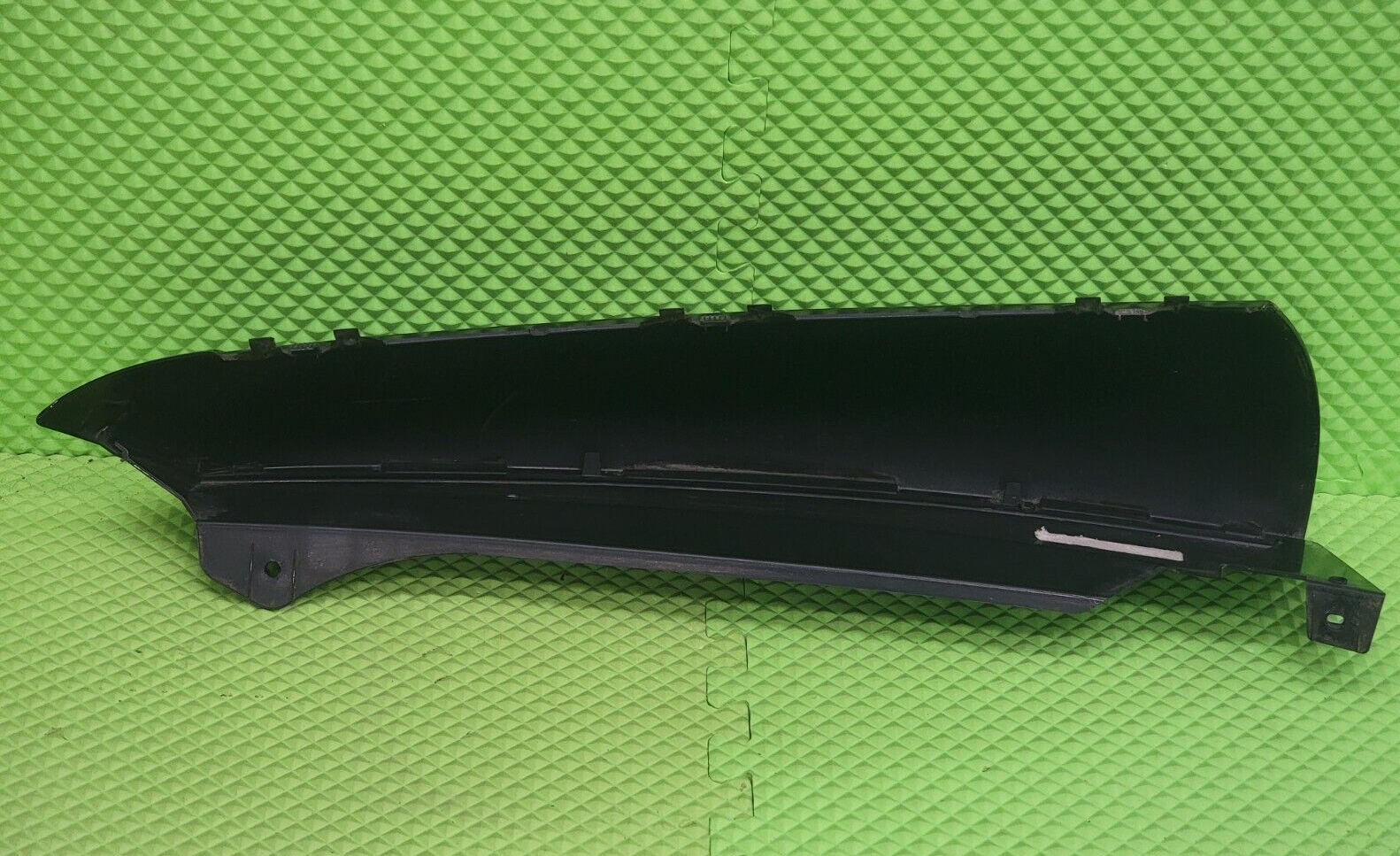 🔥2007-2014 CADILLAC ESCALADE REAR PASSENGER SIDE PILLAR PANEL TRIM COVER BLACK