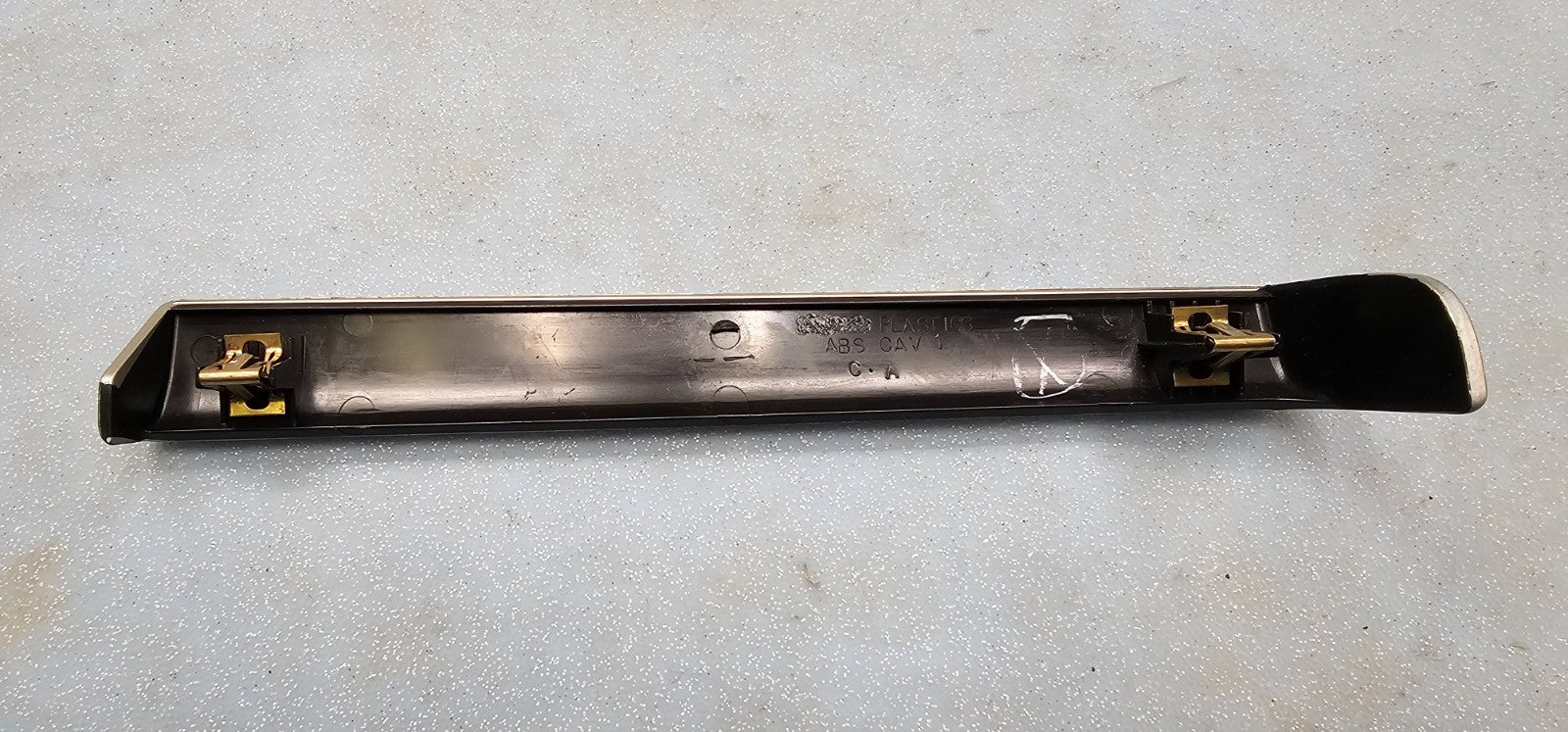 🔥05-07 Saturn Relay 05 06 Montana Front Left Driver Side Molding silver