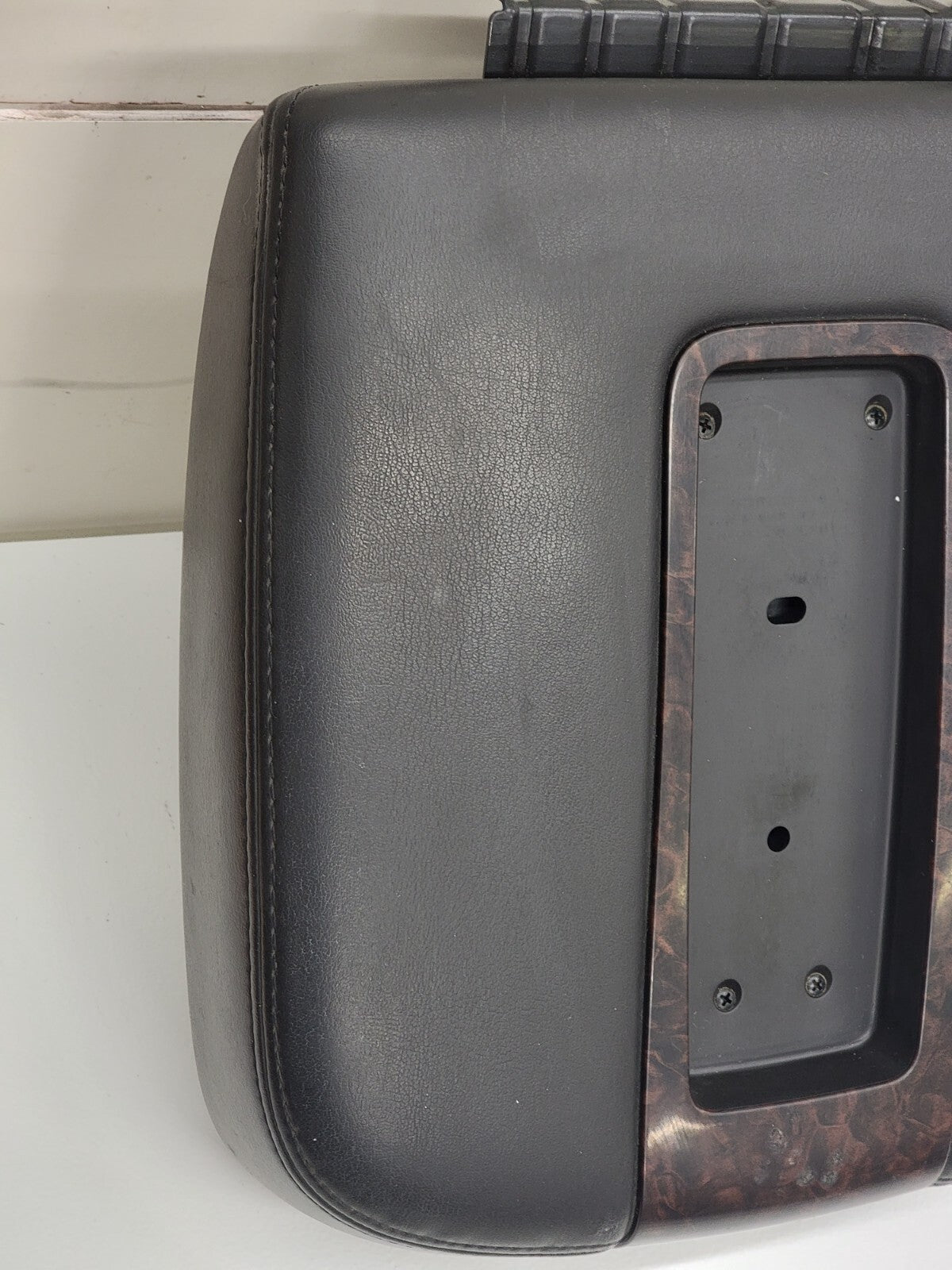 🔥07-14 Silverado Sierra Center Console Armrest Lid Leather Cover Assembly black