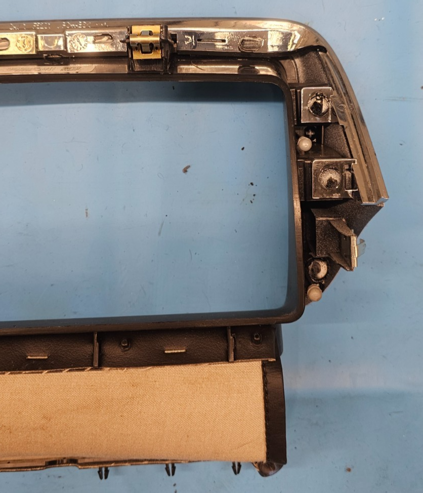 11-15 CHEVY VOLT DASH INSTRUMENT CLUSTER SPEEDOMETER TACHOMETER BEZEL BLACK/TAN