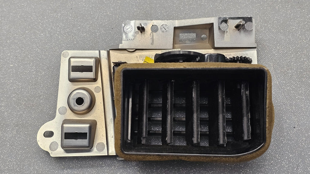 🔥09-12 LINCOLN MKS DASH RIGHT PASSENGER AIR VENT A/C AC HEATER PANEL SILVER