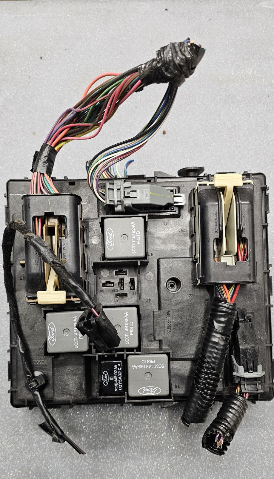🔥05-07 Ford Escape Interior Relay Fuse Box Cabin