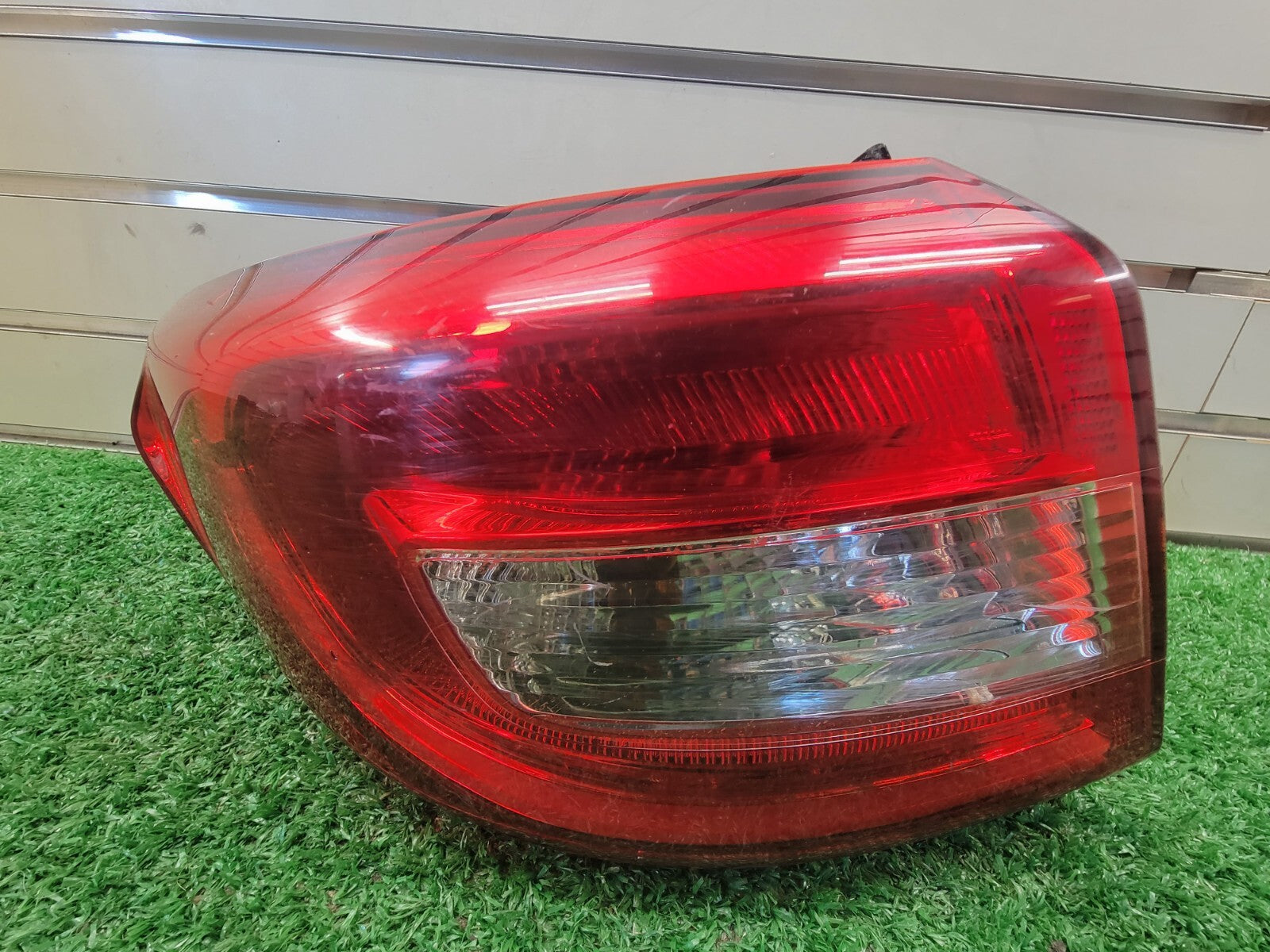 15-17 Hyundai Sonata Outer Rear Left Driver Tail Light Lamp Assembly Chrome OEM