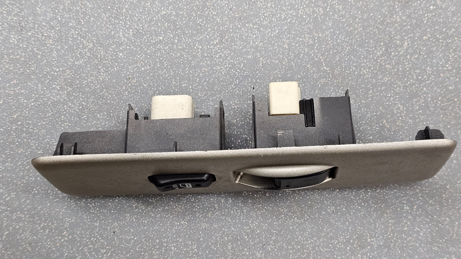 🔥02-06 Toyota Camry Scion XB Right Passenger Power Window Switch Silver OEM