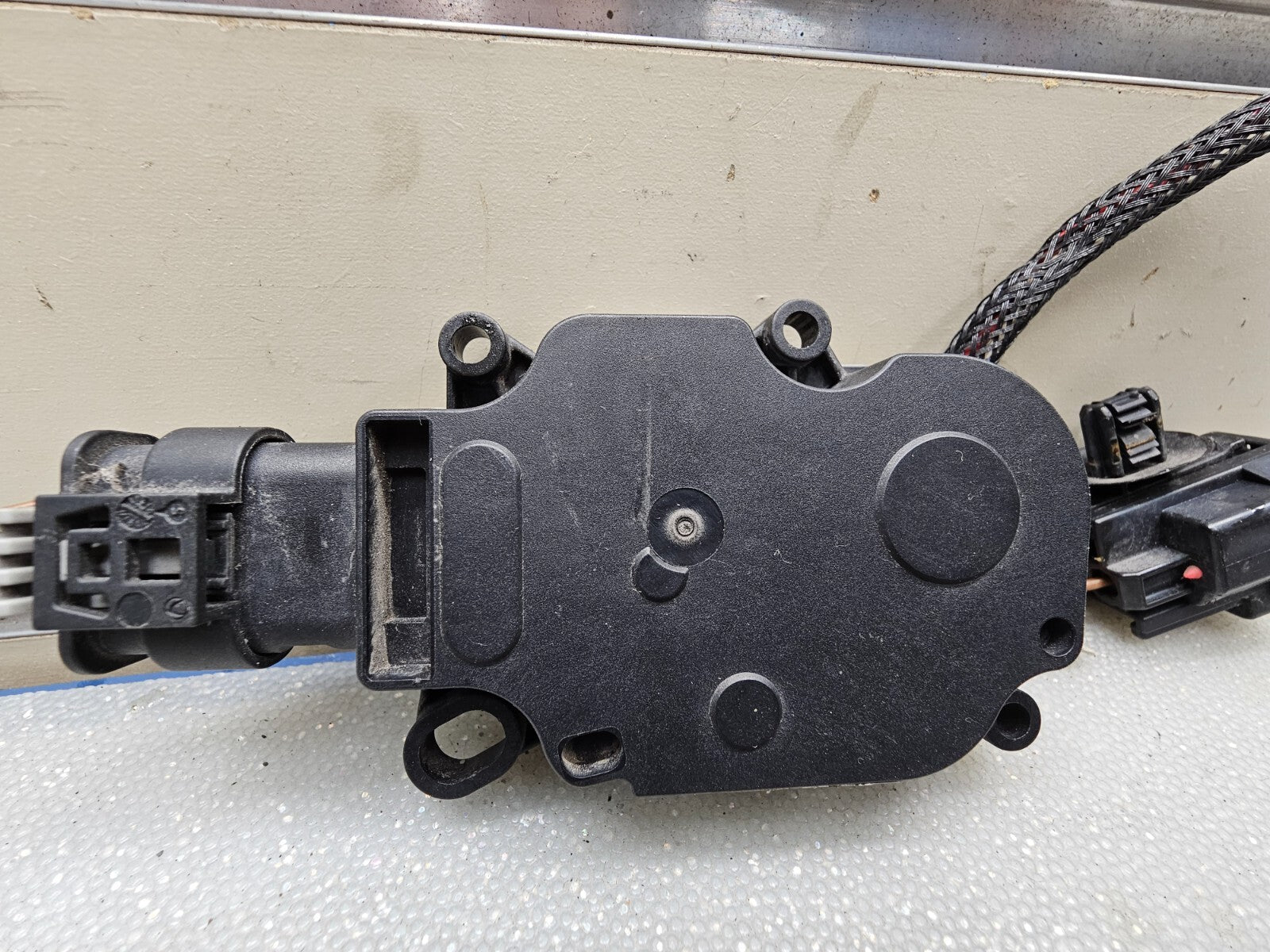2013-2016 Ford Fusion Focus Grille Active Shutter Motor Actuator Assembly OEM