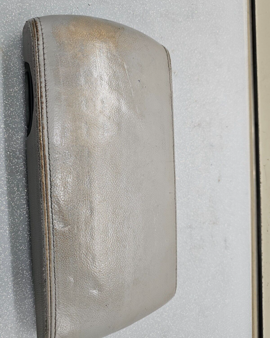 🔥04-09 Dodge DURANGO Center Console ARMREST LID COVER TOP PAD ASSEMBLY OEM GRAY