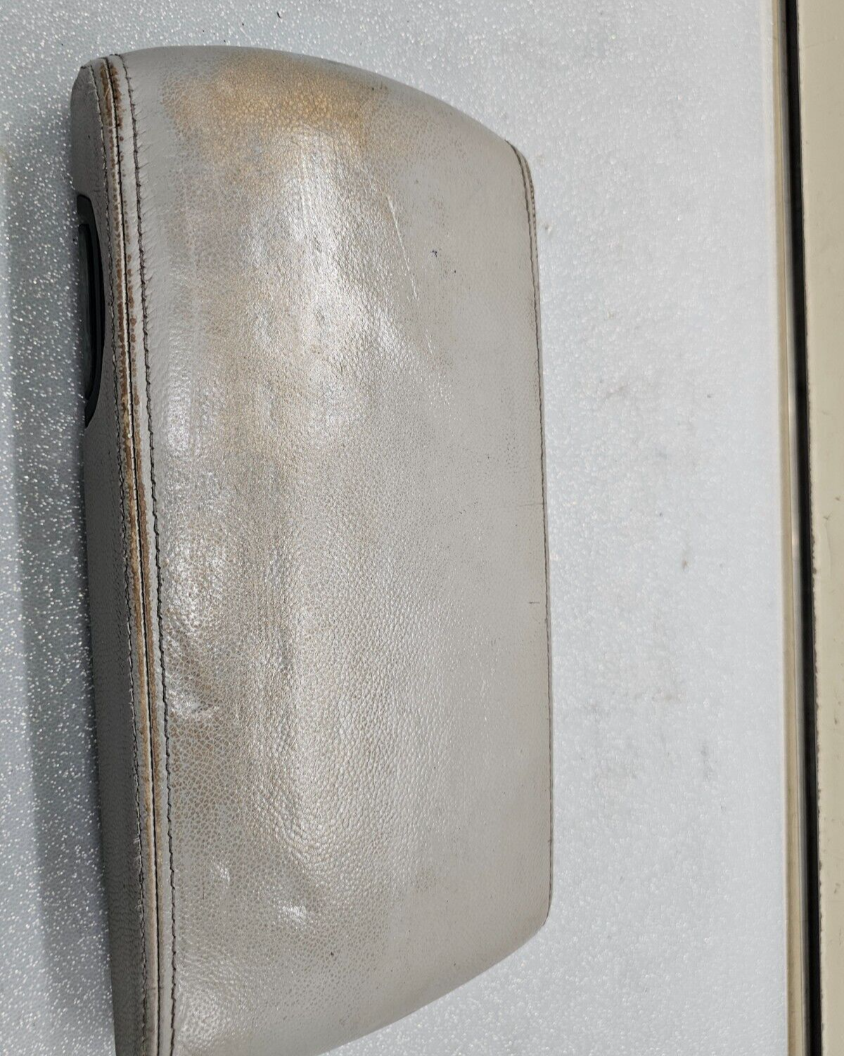 🔥04-09 Dodge DURANGO Center Console ARMREST LID COVER TOP PAD ASSEMBLY OEM GRAY