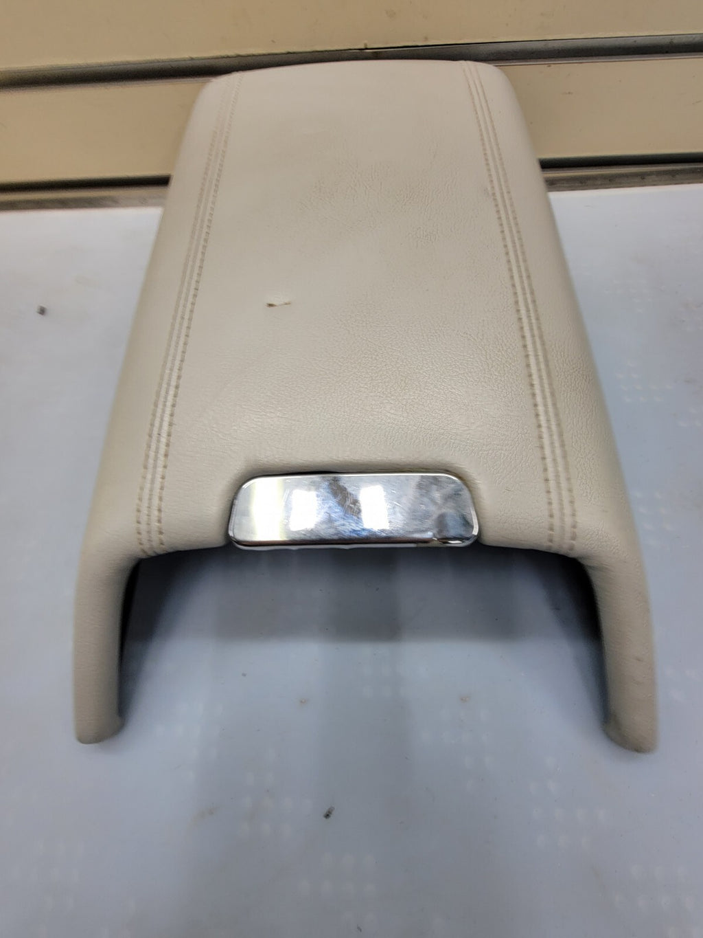 🔥03-06 Lincoln Navigator Center Console Lid Armrest Dove Leather Light Gray L18