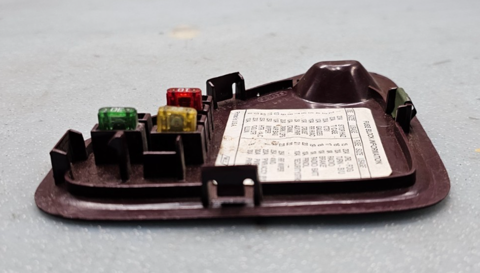 🔥95-99 Chevy GMC C/K 1500 Tahoe Truck Dash Fuse Box Cover Lid Assembly Maroon