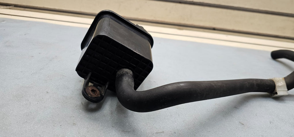 🔥98-02 ACCORD 4 CYLINDER FUEL VAPOR CHARCOAL EVAP EMMISION CANISTER ASSEMBLY