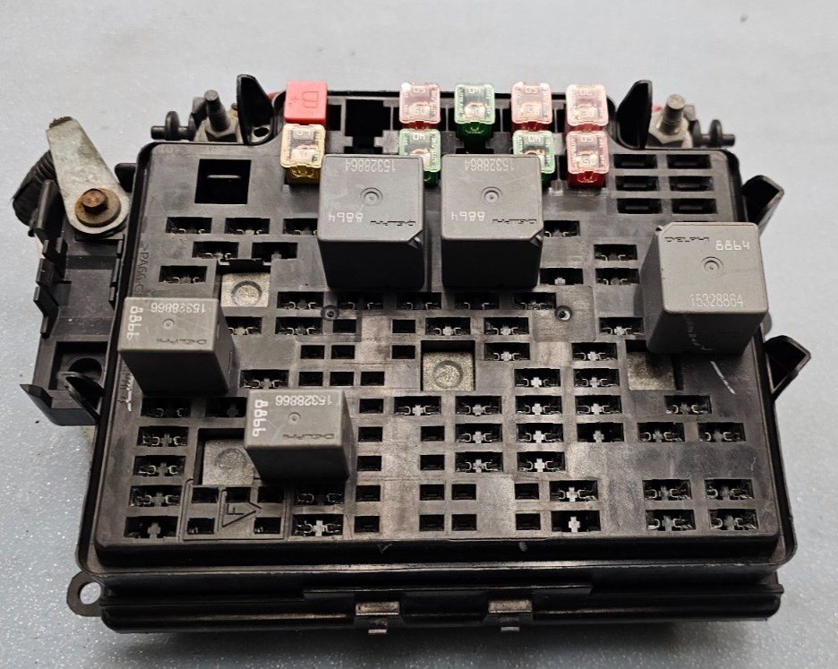 🔥06-07 Chevy Silverado Sierra Power Module Engine Unit Fuse Relay Box Junction