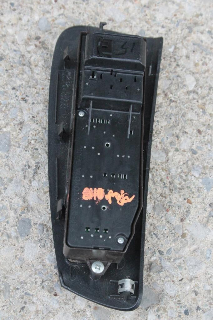 03-09 PONTIAC VIBE DRIVER LEFT MASTER POWER WINDOW  DOOR LOCK  SWITCH/PV