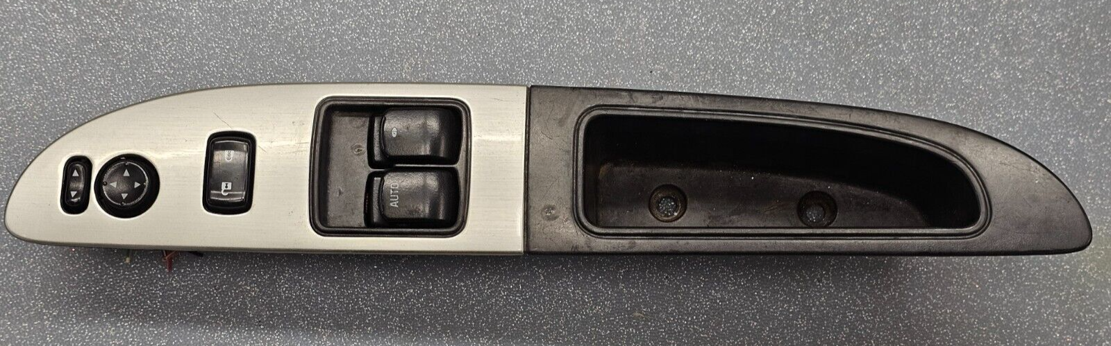 🔥05-09 UPLANDER MONTANA LH LEFT DRIVER POWER WINDOW MASTER SWITCH BEZEL SILVER