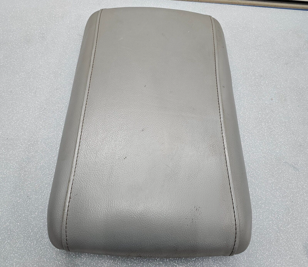 03-06 EXPEDITION Center Console Arm Rest Storage Cover Top Pad Lid Assembly Gray