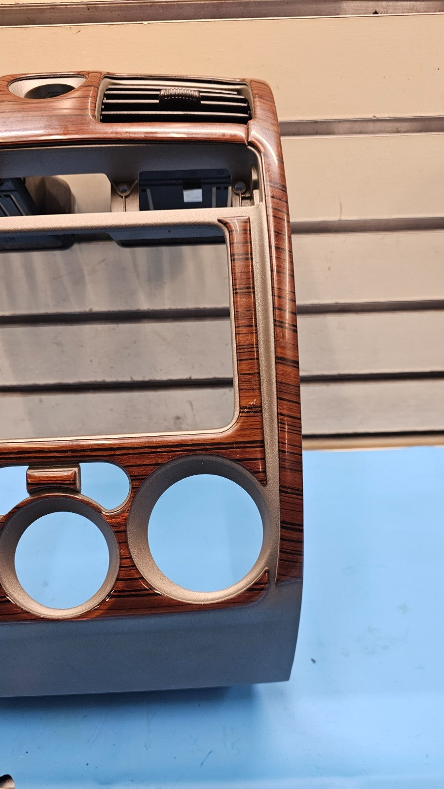 🔥04-12 COLORADO CANYON CENTER DASH FM RADIO STEREO DISPLAY BEZEL PANEL WOOD