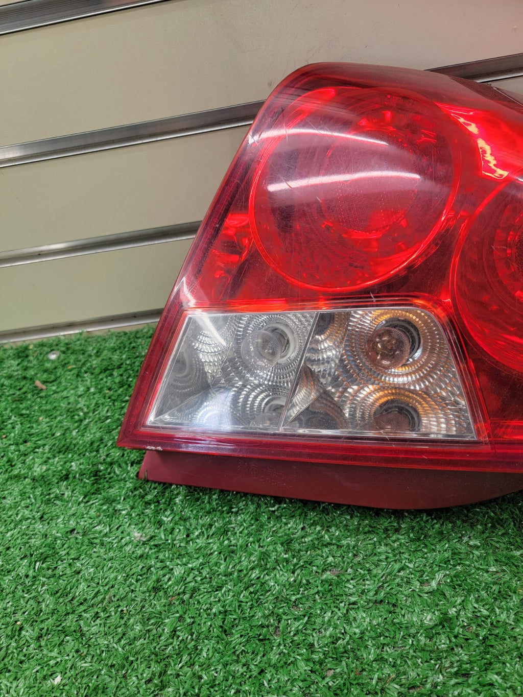🔥2004-2008 Suzuki Forenza Right Passenger Tail Light Lamp Assembly Chrome OEM