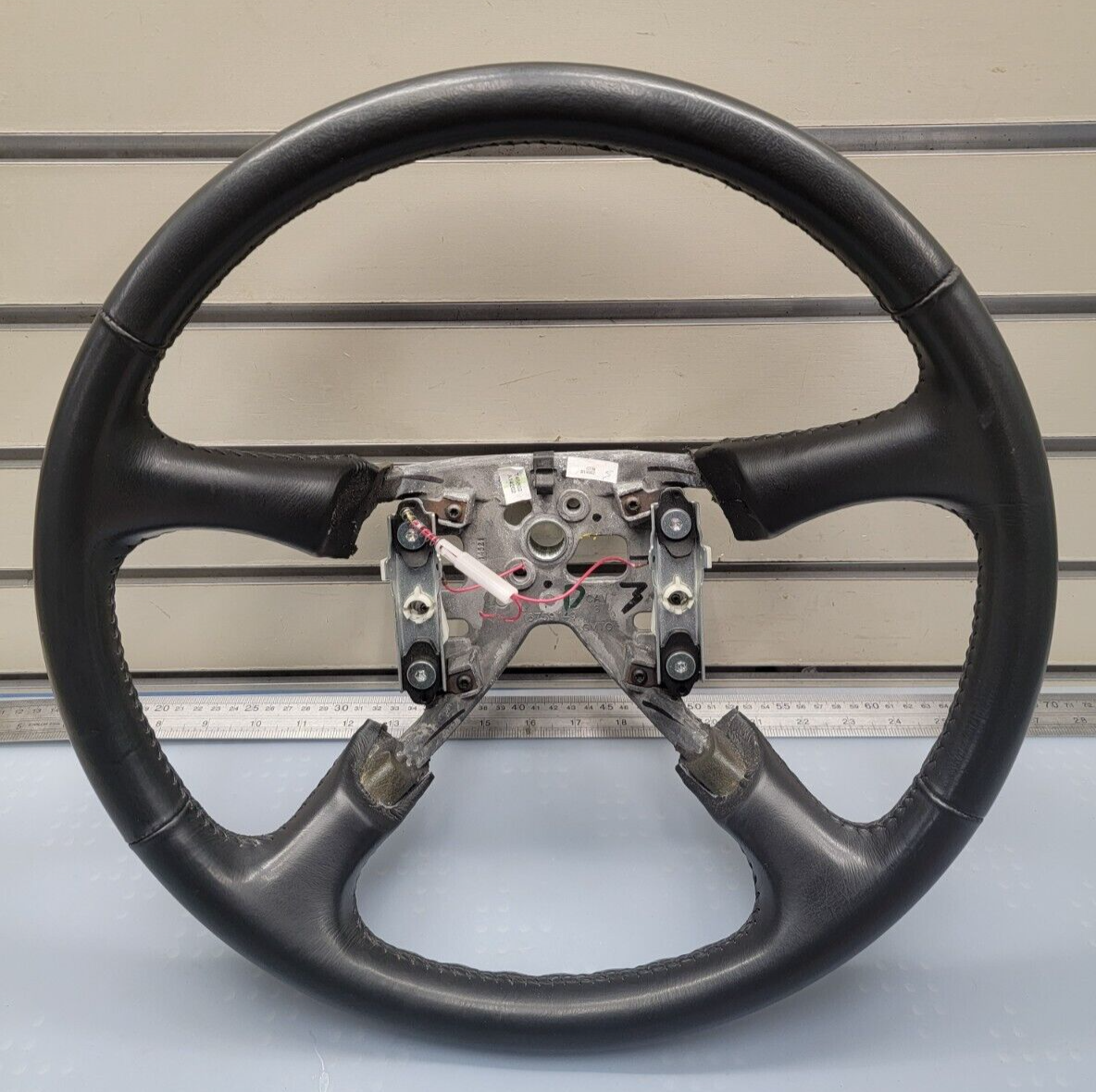 99-02 Chevy Silverado Tahoe Suburban Blazer SONOMA Steering Wheel Leather black