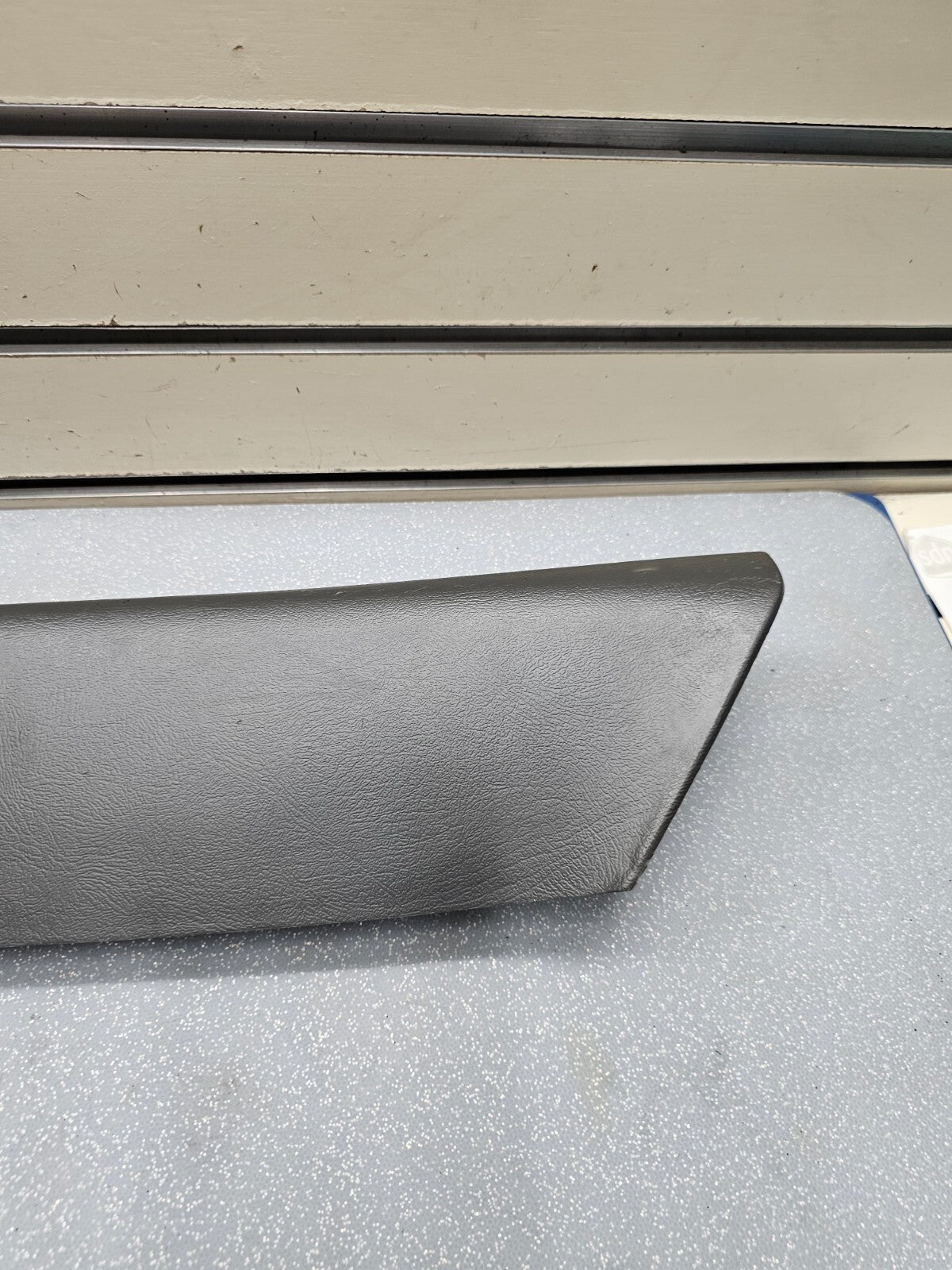99-06 SILVERADO SIERRA Roof Molding A PILLAR Trim LEFT Driver Speak DARKGRAY p3