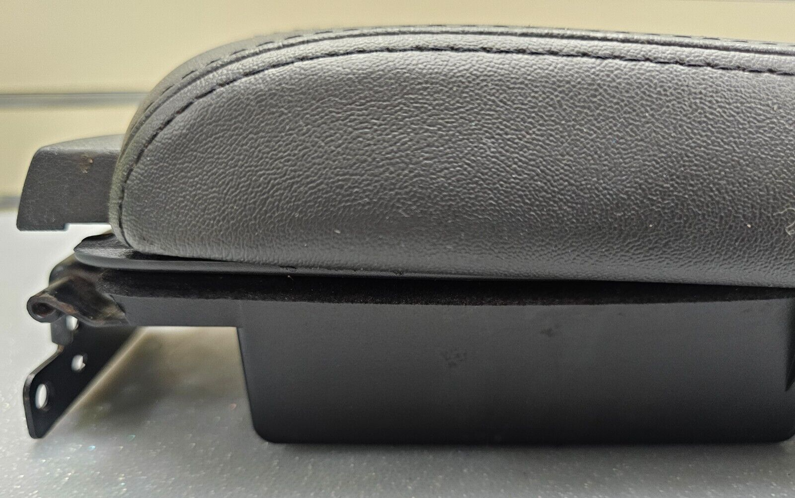 10-12 Lincoln MKZ Center Console Lid Armrest Top Storage Leather Assembly Black