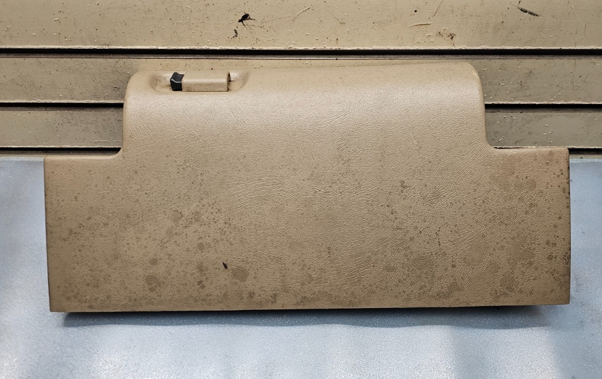 95-99 CHEVY GMC TRUCK SILVERADOC/K Glove Box Storage Compartment Assembly TAN G2