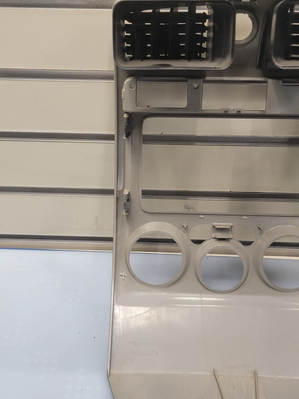 🔥2004-2012 CHEVY COLORADO GMC CANYON CENTER DASH RADIO VENT BEZEL SILVER