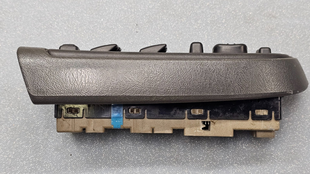 03-06 Silverado Sierra Power Left Driver Master Window Switch Assembly Black WS4