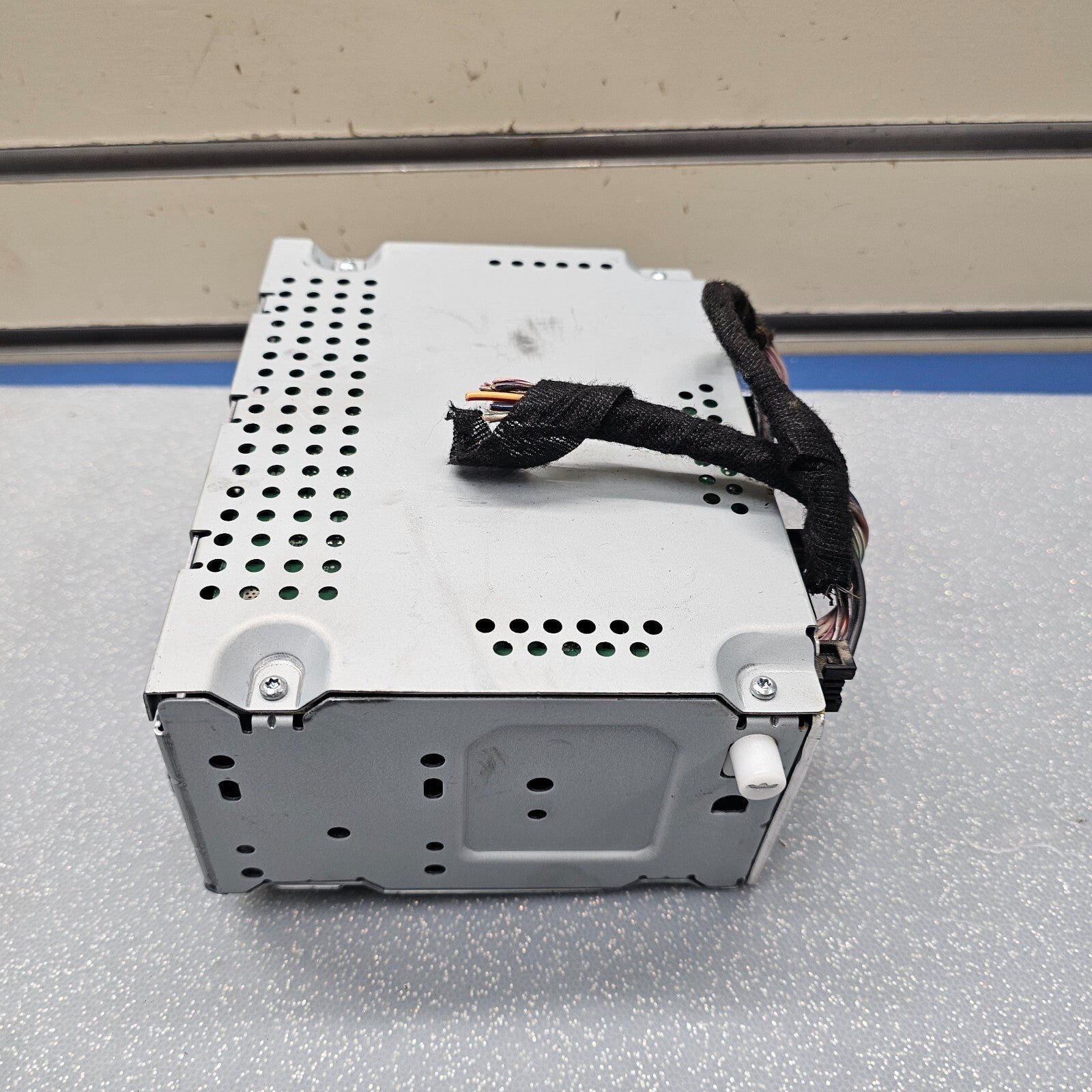 2011-2013 Ford Fiesta AM FM HD Single CD PLAYER SATELITE MP3 Radio Receiver OEM