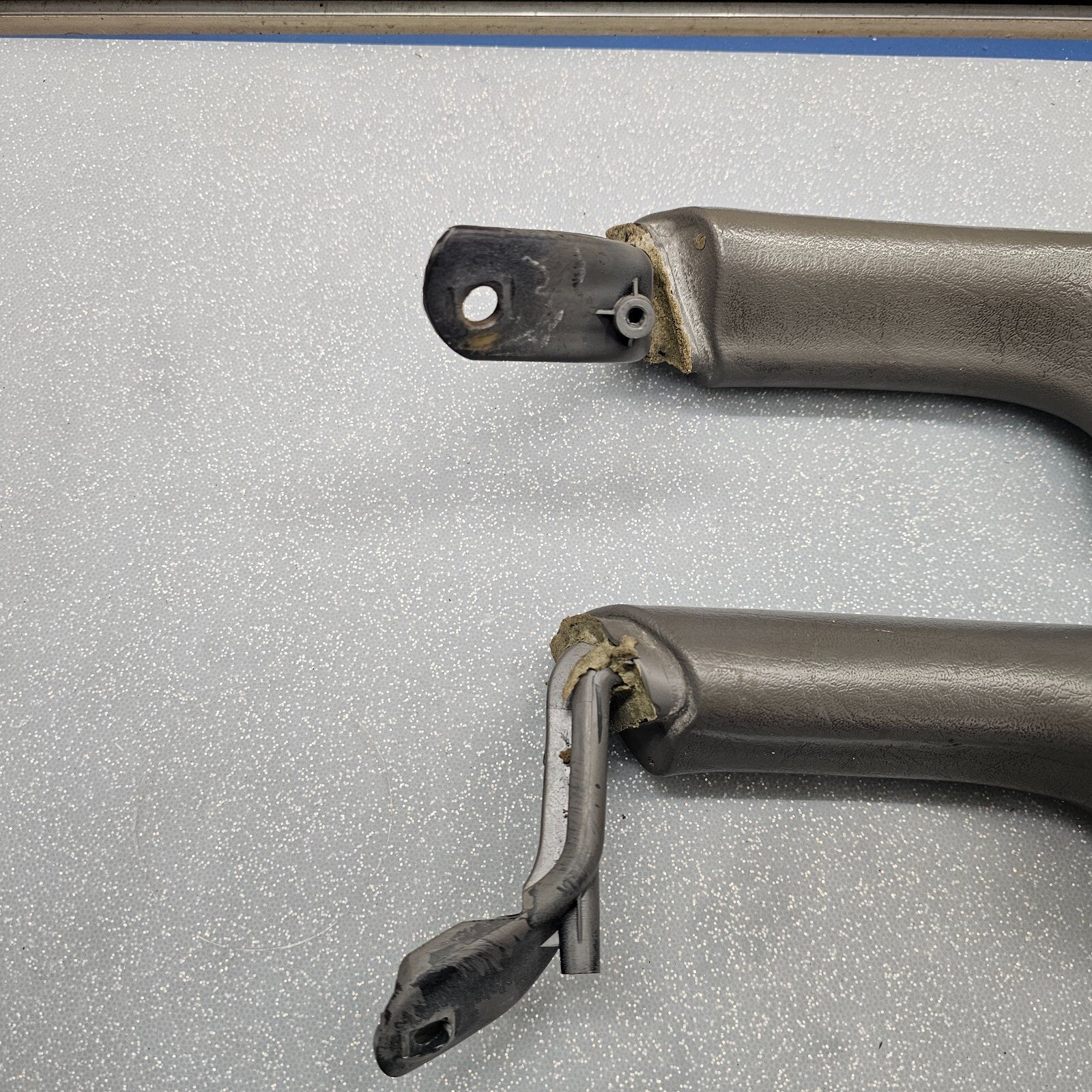 🔥02-09 TRAILBLAZER Door Panel ARMREST Pull Handle LEFT & RIGHT Set 2 GRAY H4