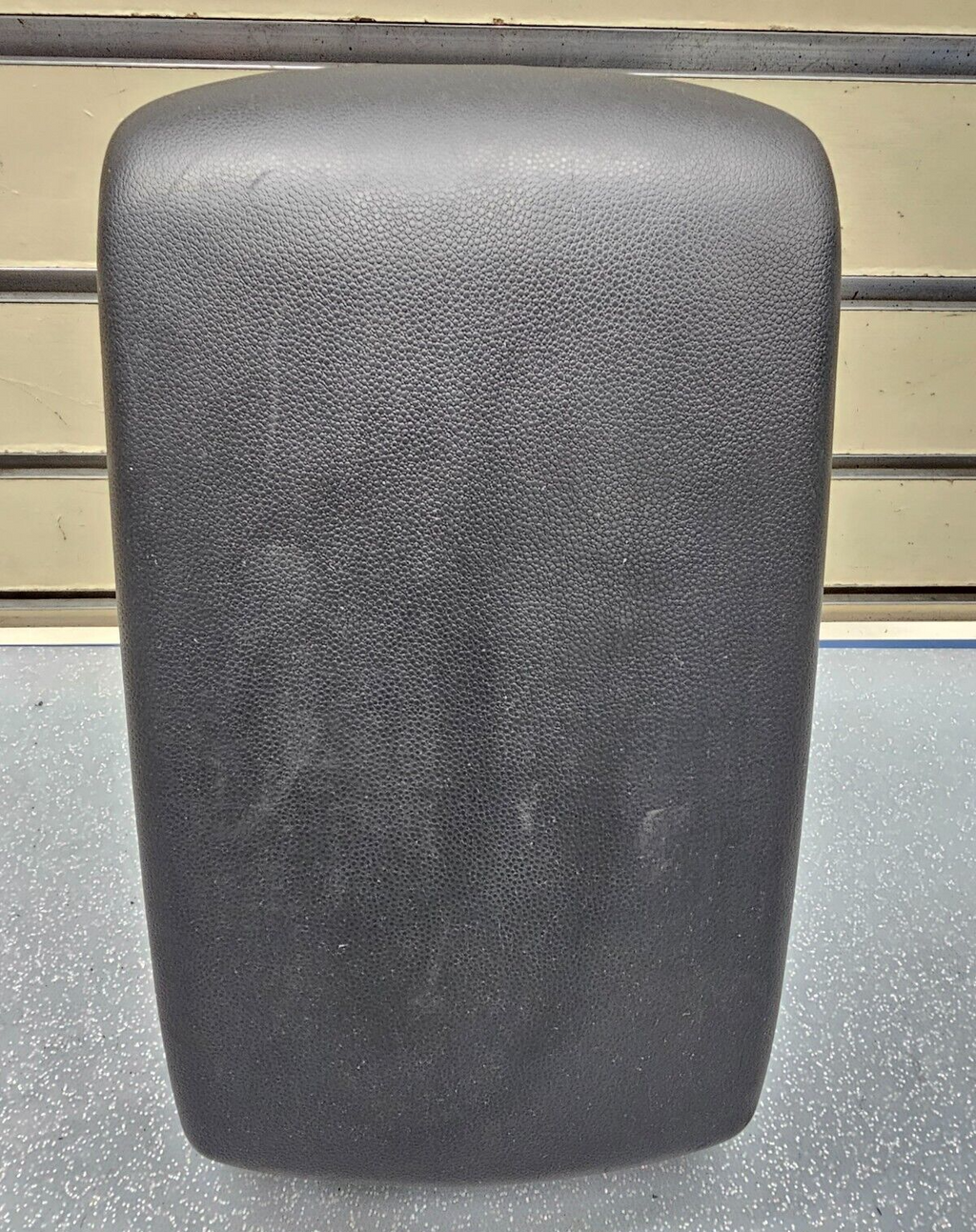 🔥07-09 MAZDA 3 CENTER CONSOLE LID ARM REST COVER STORAGE TOP PAD ASSEMBLY BLACK