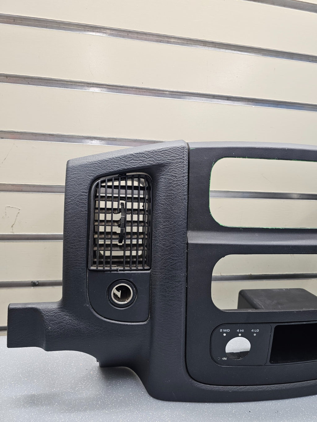 🔥02-05 Dodge RAM Dash RADIO SUUROUND Bezel Climate Trim Panel Storage Black B10