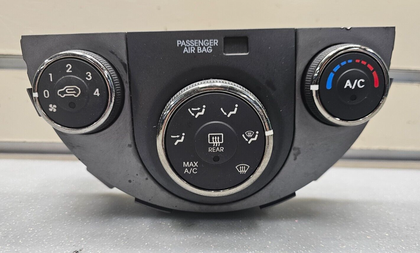 10-11 Kia Soul Front Dash AC Heater Temperature Climate Control Air Conditioner