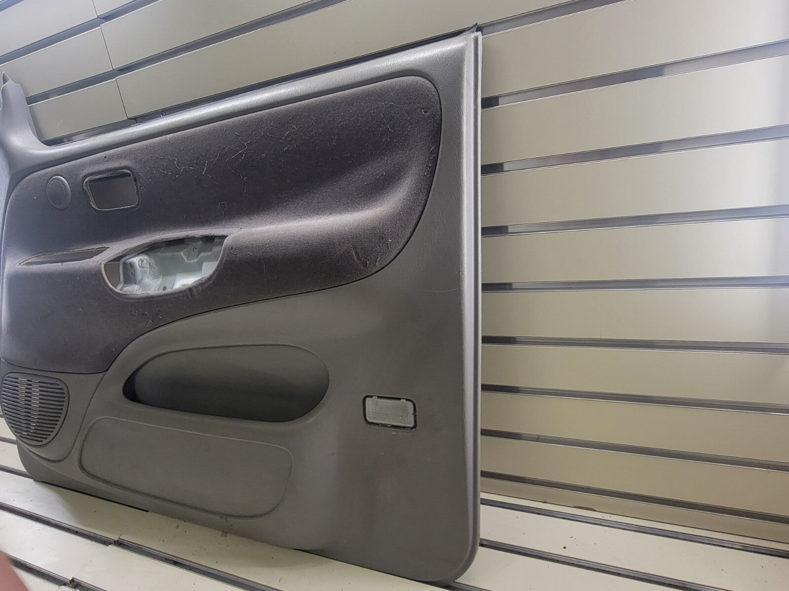 🔥2004-2006 Toyota Tundra Crew Cab Door TrimPanel FRONT right PASSENGER grey D20