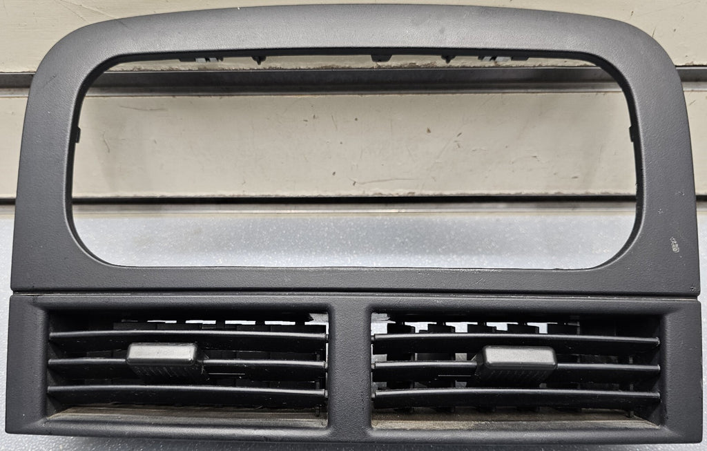 🔥99-04 Jeep Grand Cherokee Center Dash RADIO Bezel A/C Air Vent Trim BLACK B67