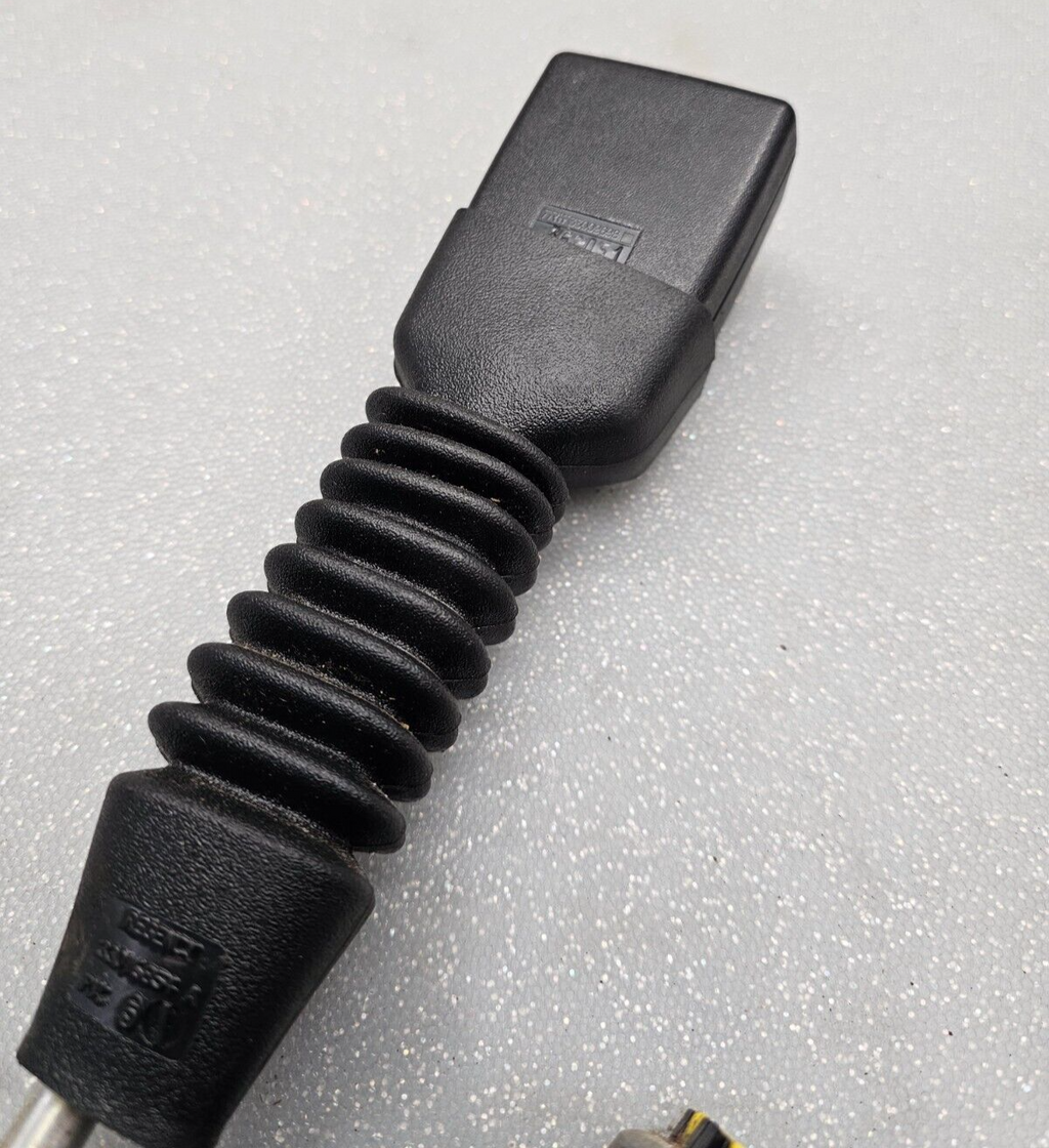 2004-2008 Ford F-150 passenger Front Seat Seatbelt Buckle Retractor End Assembly