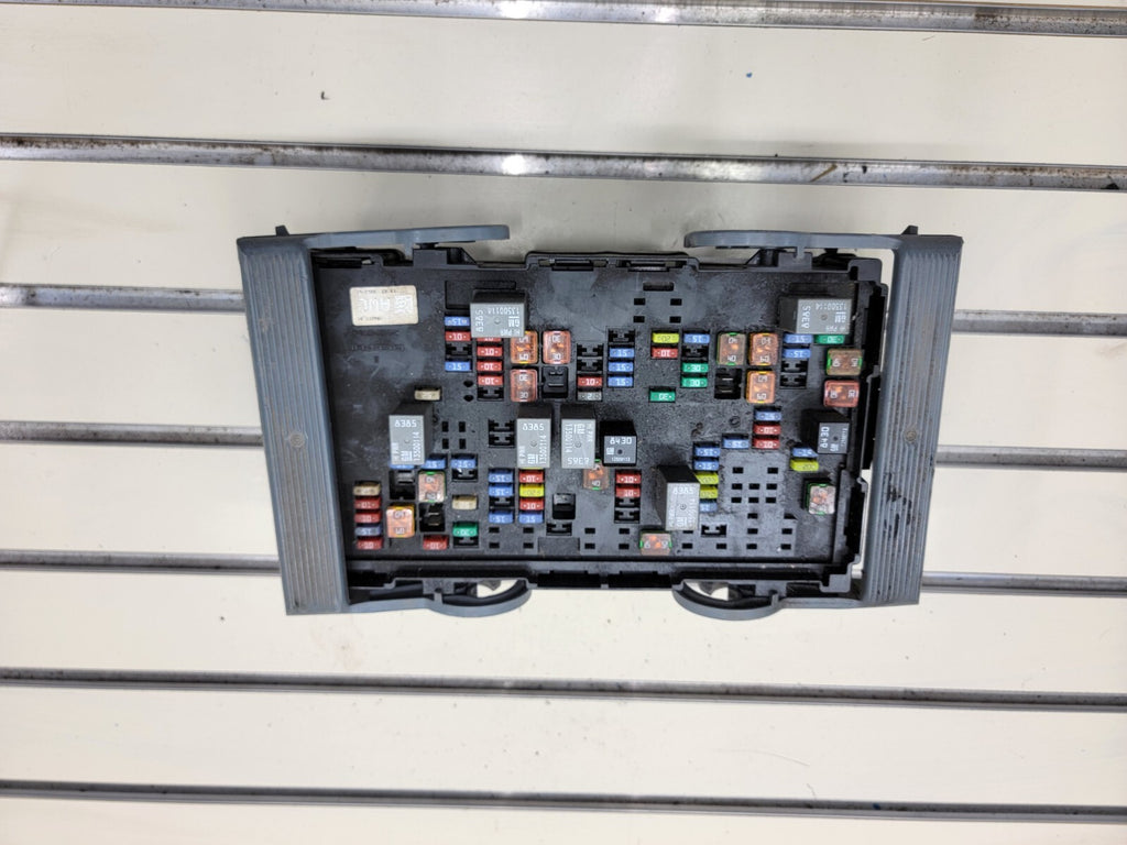🔥 2007-2009 Tahoe Suburban Yukon Fuse Box Module A215 gray grey