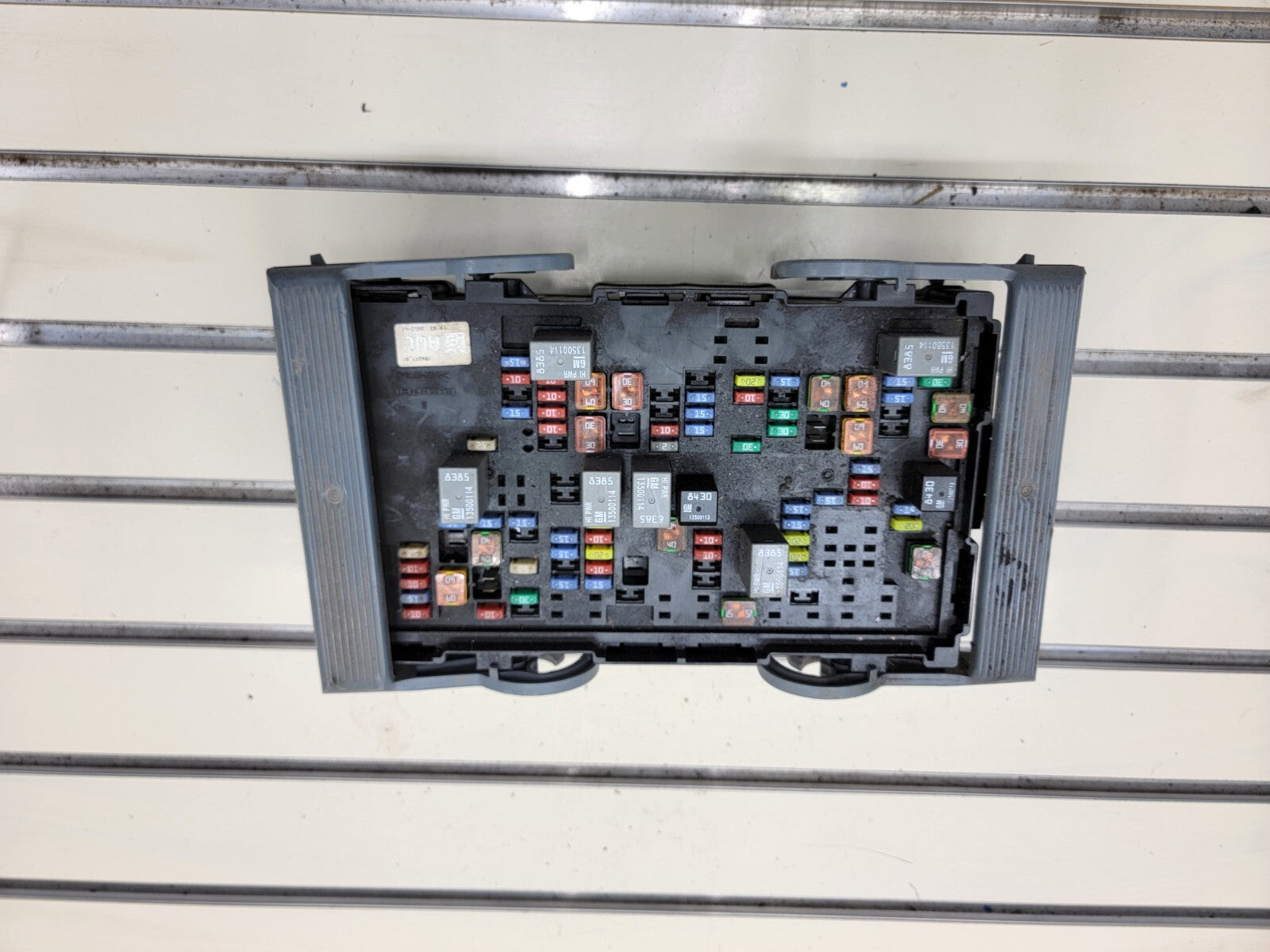 🔥 2007-2009 Tahoe Suburban Yukon Fuse Box Module A215 gray grey