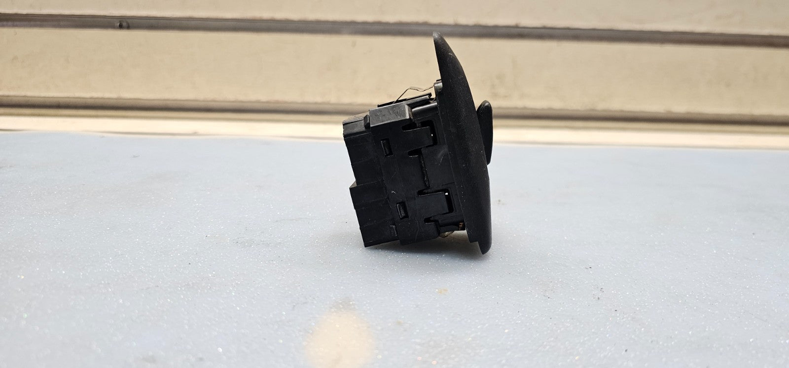 🔥03-06 Silverado Tahoe Suburban Yukon Sierra Left Rear Window Door Switch Black
