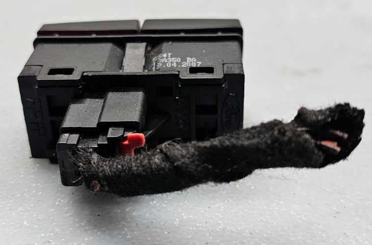 🔥05-07 FORD Focus Emergency Hazard Light Flasher Button Control Switch BLACK