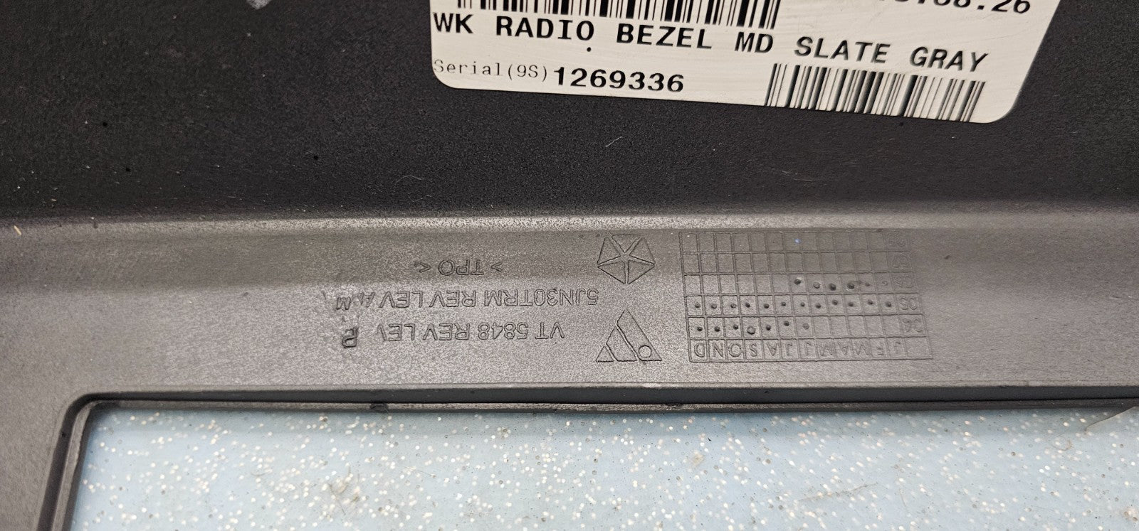 🔥05-07 Jeep Grand Cherokee Dash AM FM RADIO STERE0 TRIM BEZEL PANEL Gray B30