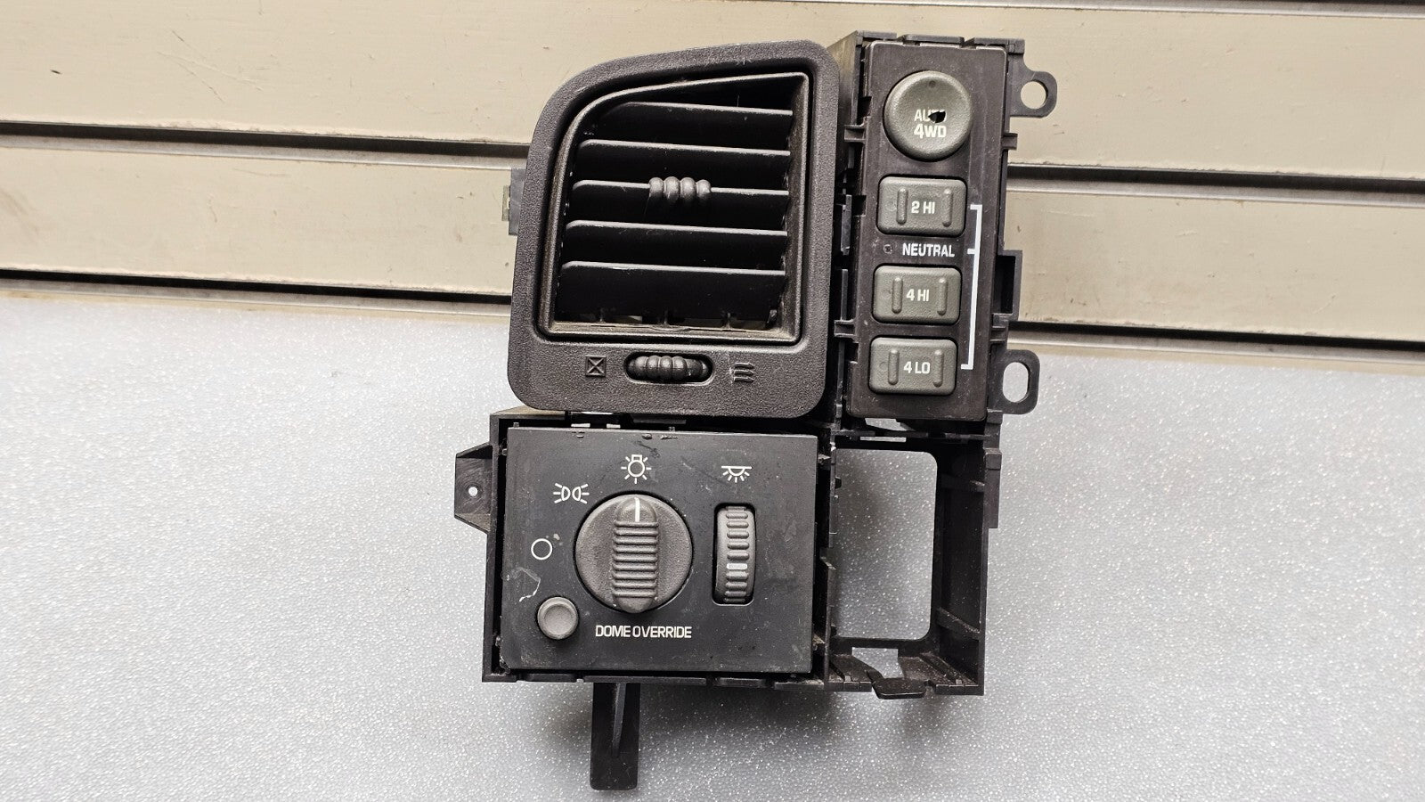 🔥99-06 Chevy Silverado Sierra Headlight Switch left Driver Air Vent Black HS19