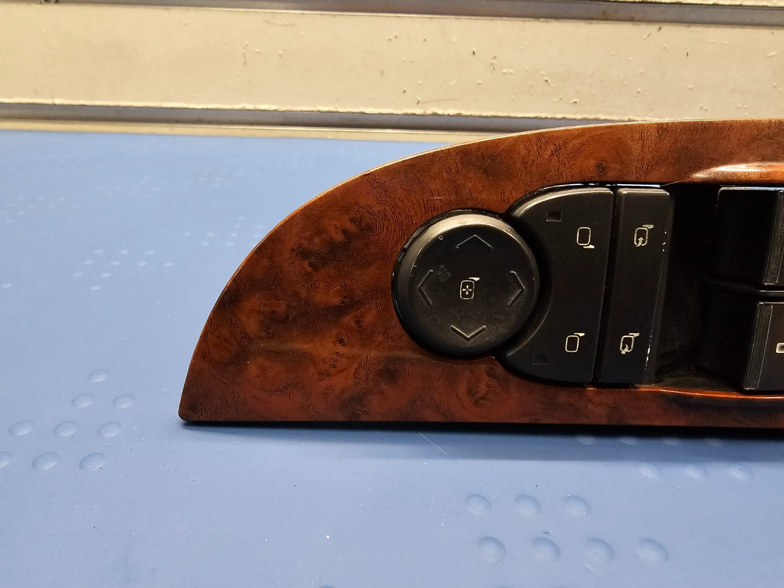07-14 Tahoe Yukon Suburban Left Driver Door Window Master Switch Wood
