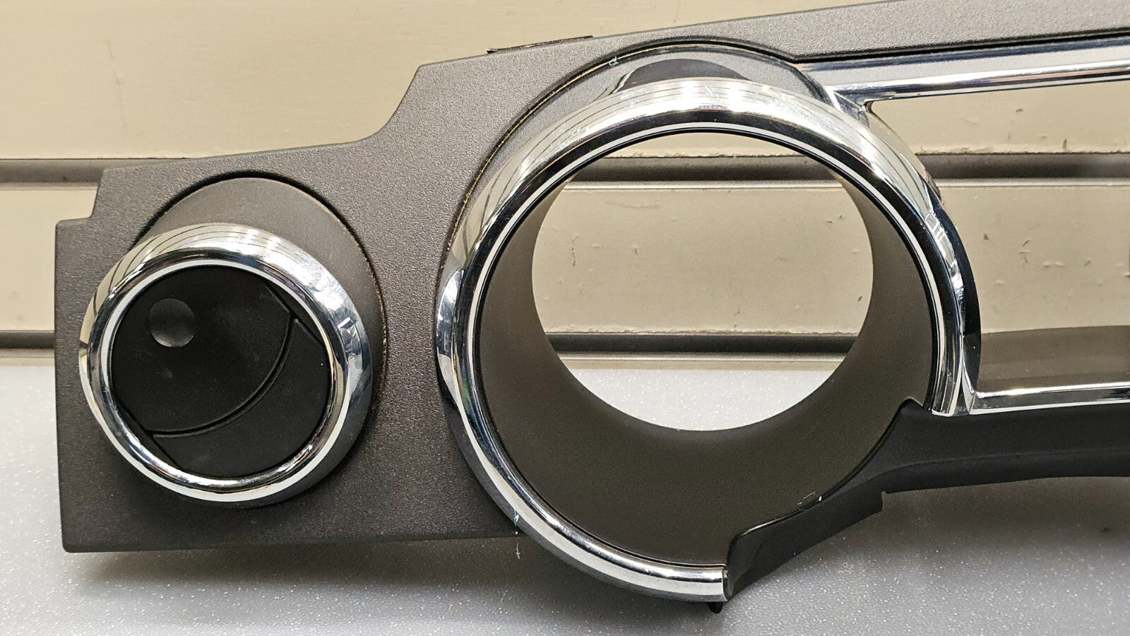 🔥05-09 Mustang Center Dash Instrument Cluster Bezel Speedometer Trim Black C32