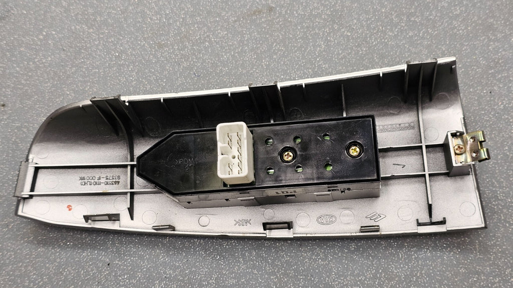 🔥05-10 Kia Sportage Front Right Passenger Window Control Switch Bezel Silver