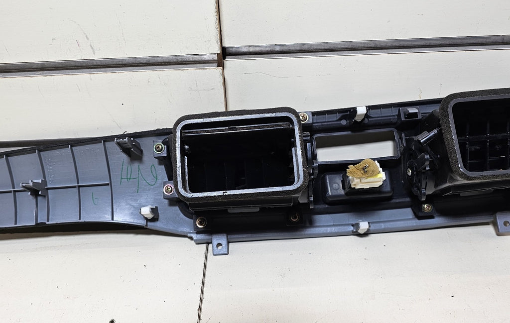 🔥02-07 Mitsubishi Lancer Dash Front Center Trim Bezel Panel Air Vent Silver