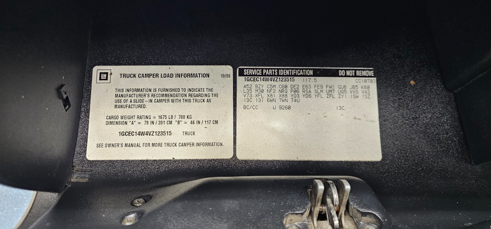 95-99 CHEVY GMC TRUCK SILVERADOC/K Glove Box Storage Compartment Assembly TAN G2