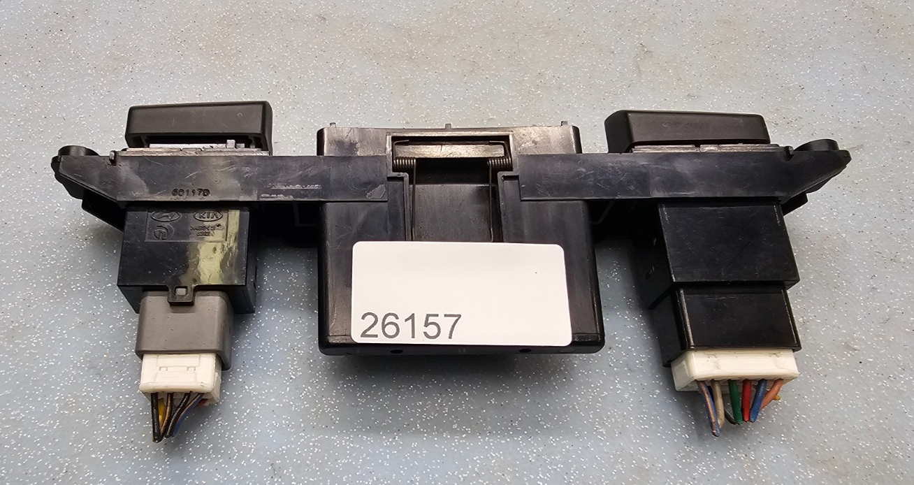 🔥05-10 Kia Sportage Hazard Switch Control Dash Clock Display Time Black